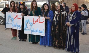 نساء كرديات ضمن حملة قائدات السلام في الحسكة (شبكة قائدات السلام)