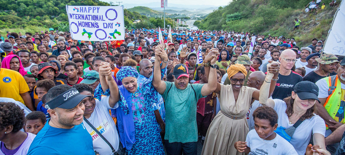 أمينة محمد في مسيرة اليوم العالمي للمرأة 2020 في بابوا غينيا الجديدة