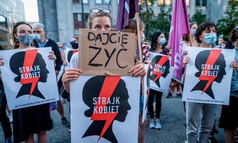 بولنديّات يتظاهرن ضدّ انسحاب حكومتهنّ من اتفاقية اسطنبول