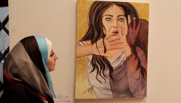 لوحة فنية تحاكي العنف ضد المرأة/ الفنانة التشكيلية خلود الدسوقي
