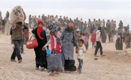 لاجئون سوريون على الحدود الأردنية