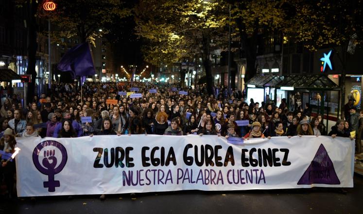 مظاهرات احتجاجاً على العنف ضد المرأة في مدينة بلباو الإسبانية