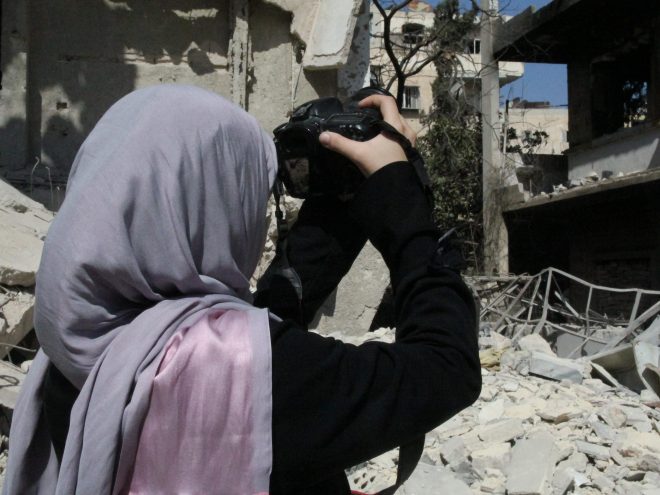 الصحفيات السوريات في “مهنة المتاعب”
