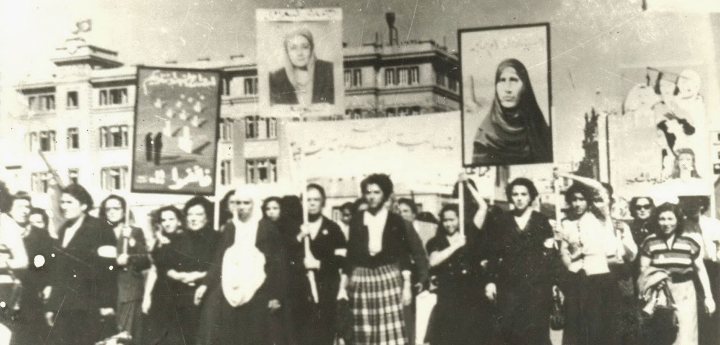 المرأة العربيّة في 100 عام: من قضية تحرر وطني إلى جدل فقهي
