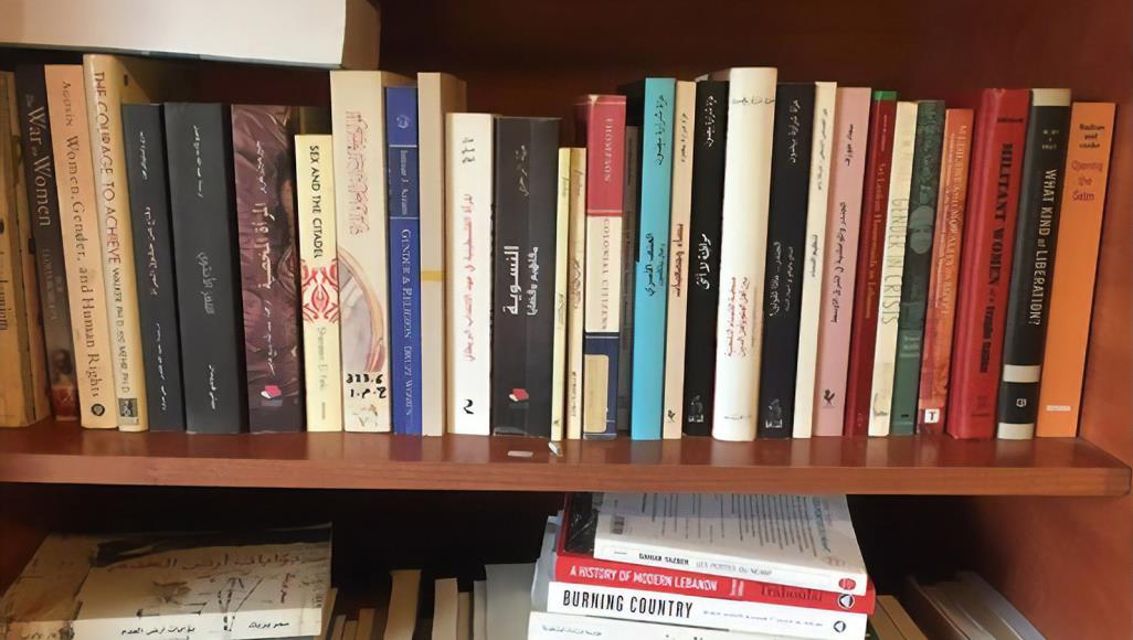 المكتبة النسوية في بيروت (الجزيرة)