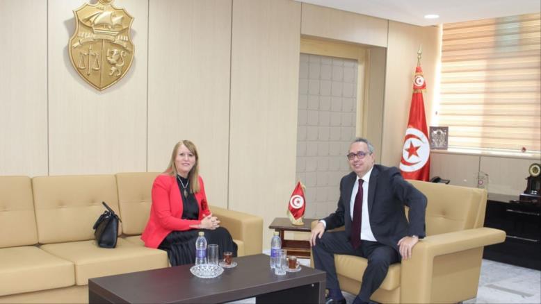ثريا الجريبي أول سيدة تترأس وزارة سيادية في تاريخ تونس (مواقع التواصل)