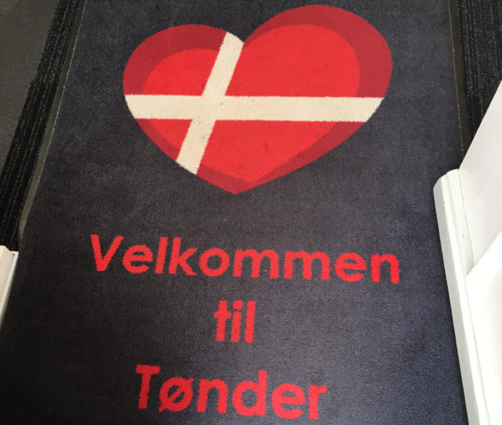 أعلنت الدانمارك عن فتح حدودها أمام الأحبّاء والعشّاق الذين فرّقت كورونا بينهم وبين محبيهم