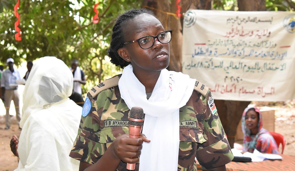 جندية حفظ السلام الكينية، ستبلين نيابوغا، تحصد جائزة "أفضل عسكري مناصر للمنظور الجنساني" لعام 2021